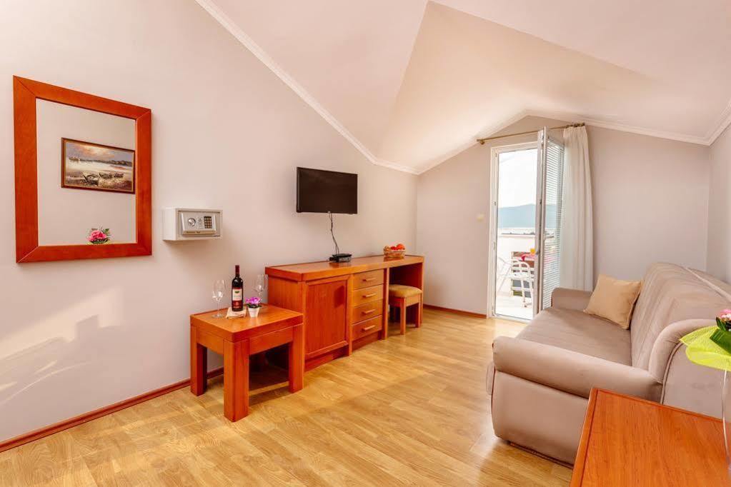Perper Hotel Donja Lastva Zewnętrze zdjęcie