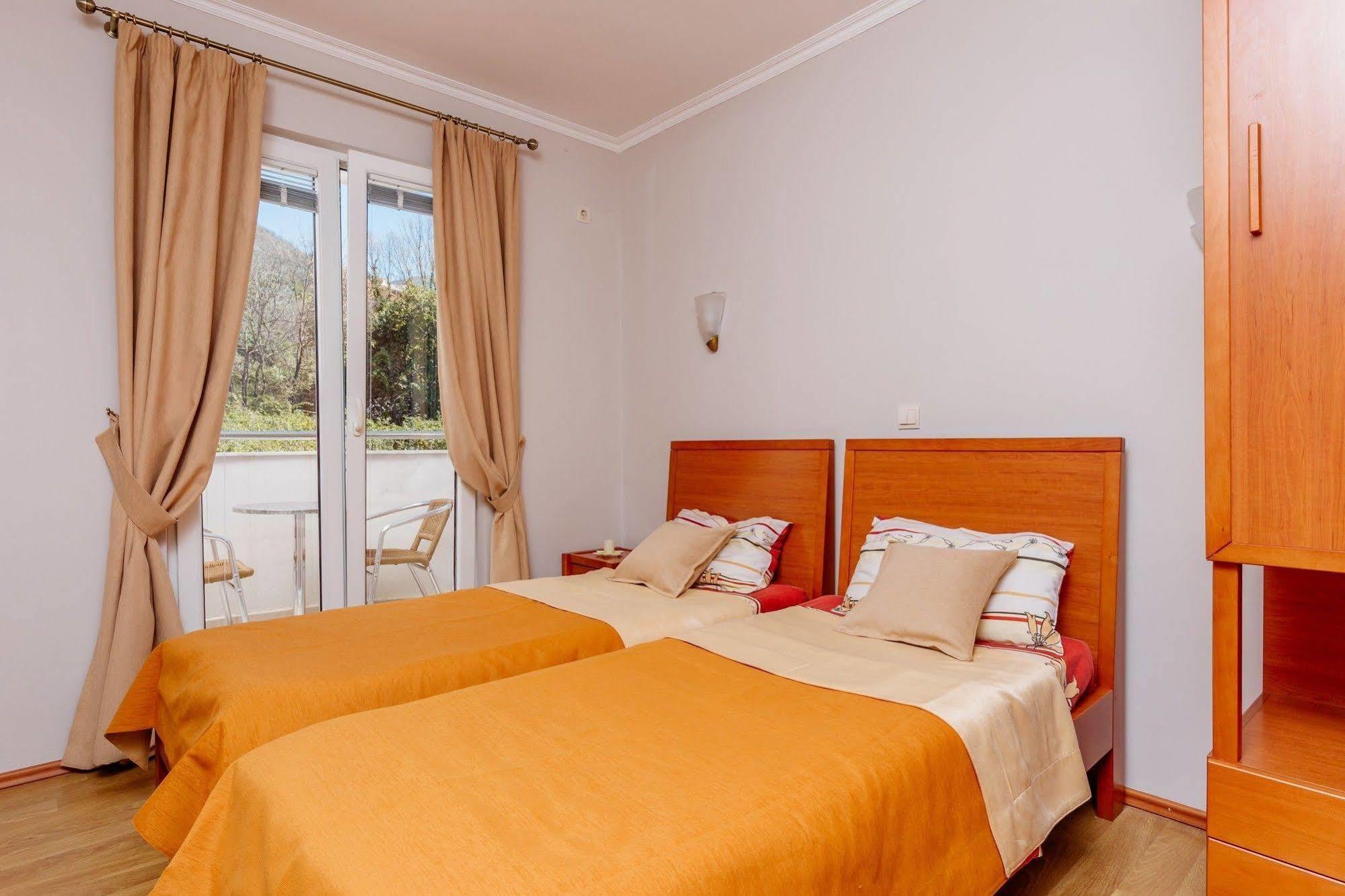 Perper Hotel Donja Lastva Zewnętrze zdjęcie